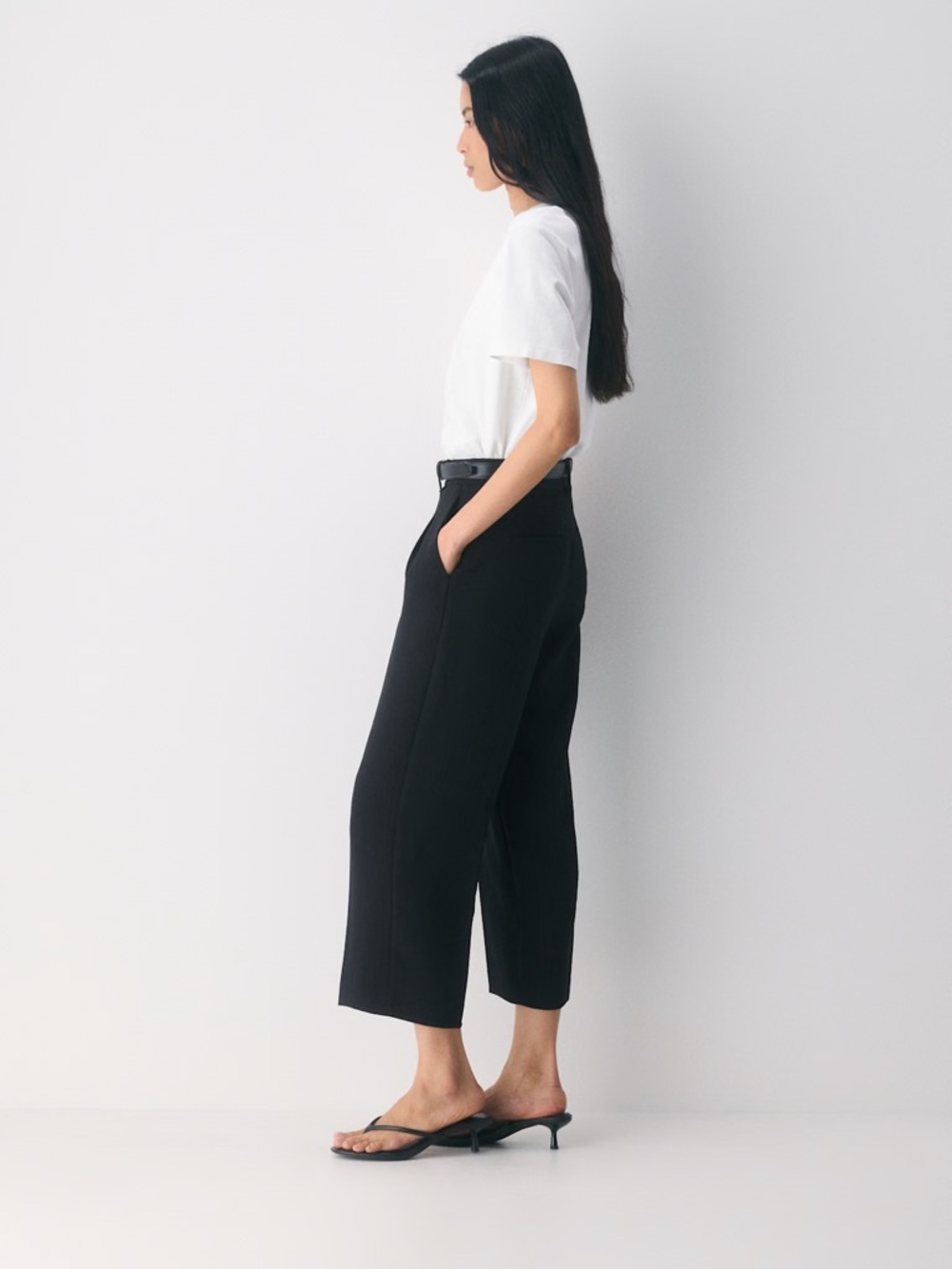Wilfred Aritzia Black Cropped Effortless Crop Wide-Leg  Pants Crepette Sz 4 Used